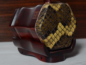 【已售】龙韵藏品紫檀二胡9715 金珠玛米赞